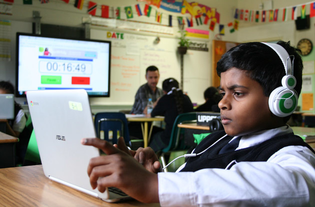 Student learning through laptop